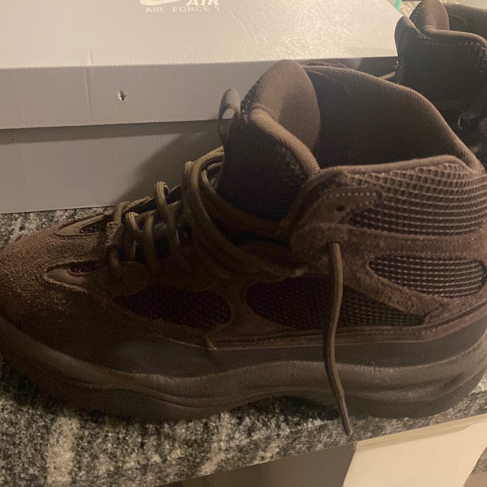 Chocolate yeezy boots size 9 mens with Box and Receipt